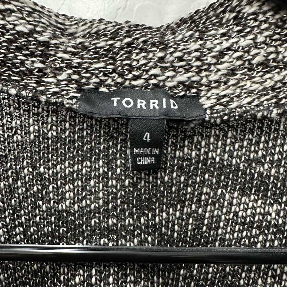 Torrid Sz 4 Cardigan/Jacket. EUC - Picture 3 of 5